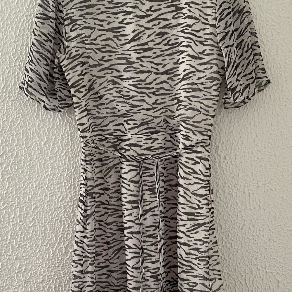 Abercrombie & Fitch Gray Zebra Strip Button Front… - image 5